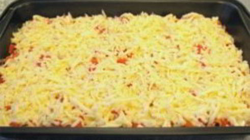 каннеллони с беконом под томатным соусом