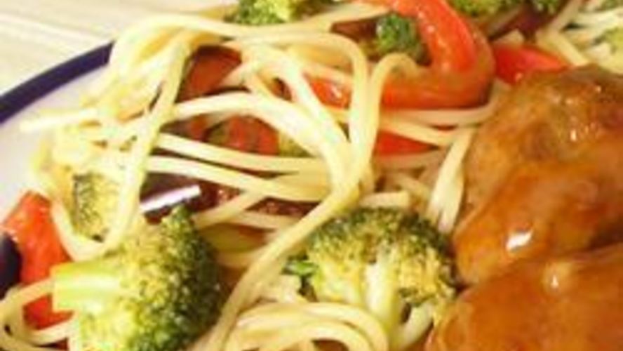 Рецепт макарон лингвини с брокколи и сладким перцем