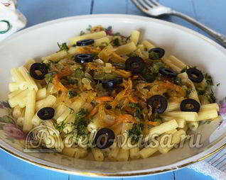 Макароны с овощами и грибами