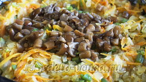 макароны с овощами и грибами