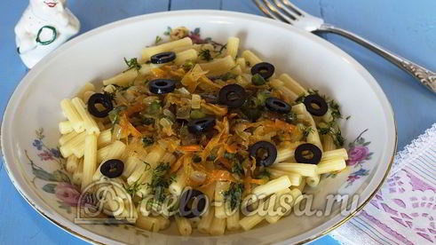 макароны с овощами и грибами