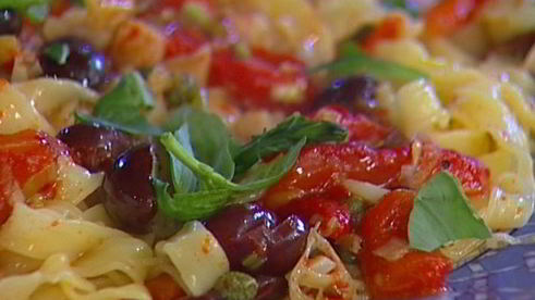 макароны с перцем и помидорами