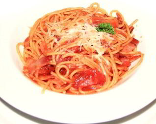 Макароны с соусом Аматричана