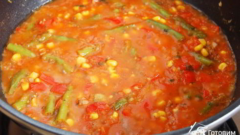 макароны со стручковой фасолью и кукурузой