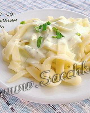 Макароны тальятелле со сливочно-сырным соусом