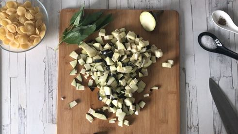 паста с баклажаном и томатами