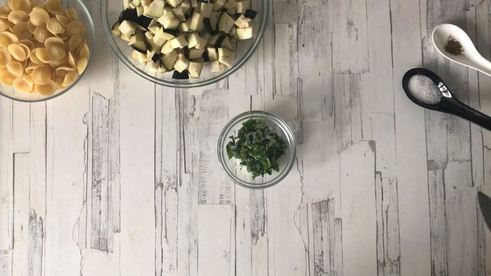 паста с баклажаном и томатами