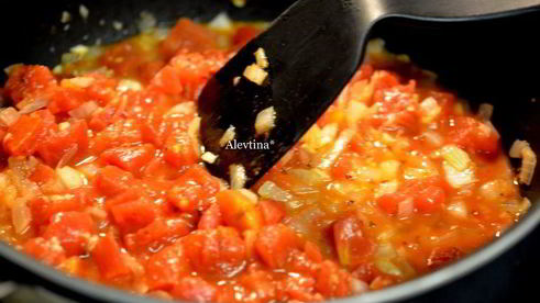 паста с креветками, томатами и фетой