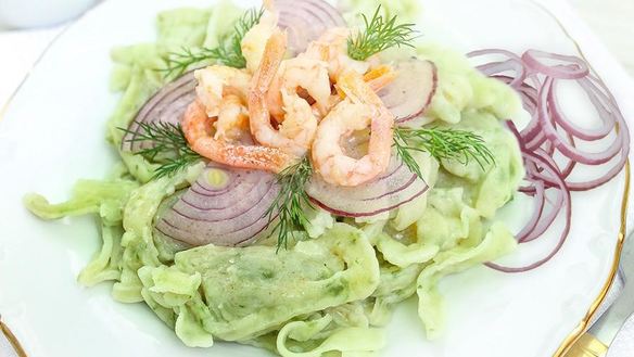 Рецепт Пасты с креветками в сливочном соусе и луком