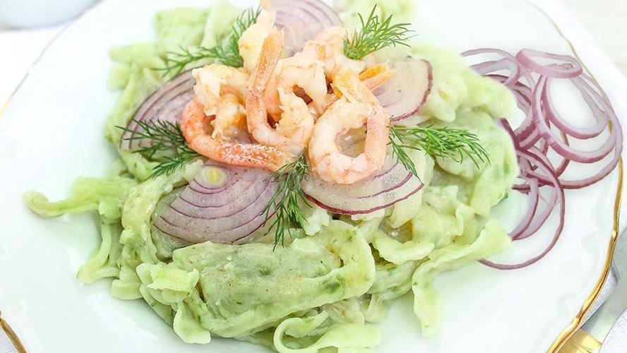 Рецепт пасты с креветками в сливочном соусе и луком