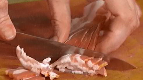 паста с орехами, беконом и тимьяном