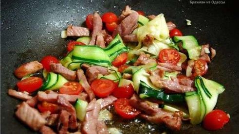 паста с шампиньонами и окороком