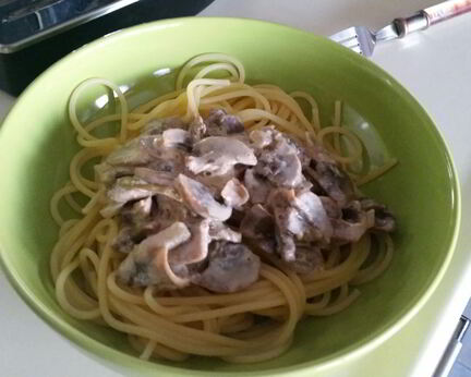 Паста с шампиньонами в сливочном соусе