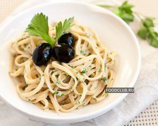 Паста с соусом из тунца и петрушки
