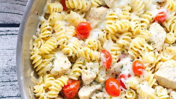 Рецепт Пряной пасты с курицей и помидорами