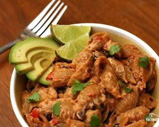 Сливочная паста с помидорами и фасолью