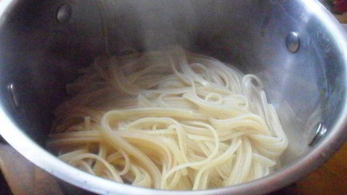 спагетти с тунцом