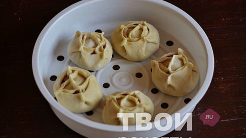 манты в мультиварке