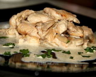 Филе индейки, тушеное со сметаной