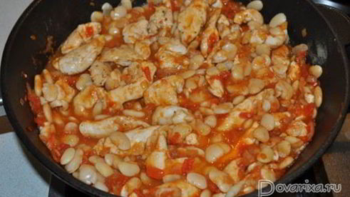 куриная грудка с фасолью
