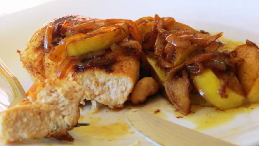 Рецепт куриной грудки с карамелизироваными яблоками