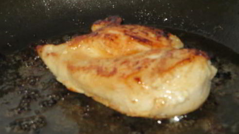 куриная грудка с карамелизироваными яблоками