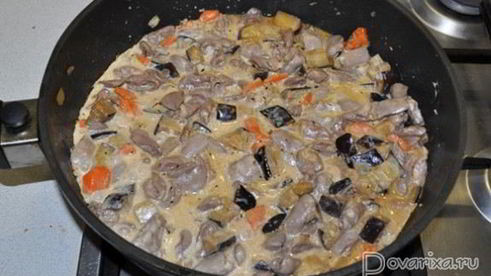 куриные сердечки с баклажанами