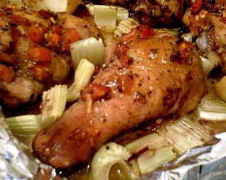 Курица под горчичным маринадом, запеченная с овощами