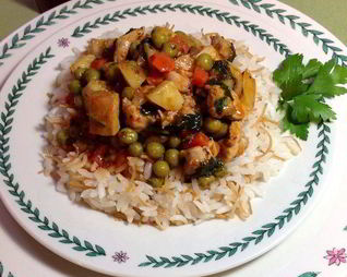 Курица с зеленым горошком и овощами