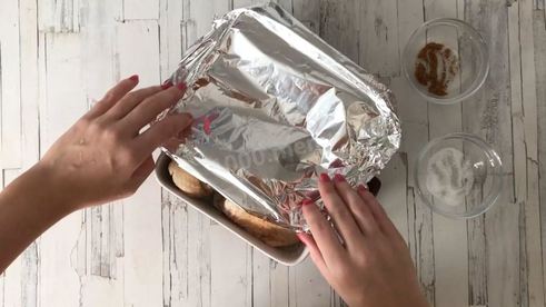 курица в сметане с чесноком в духовке