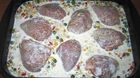 курица, запеченная в духовке с рисом и овощами