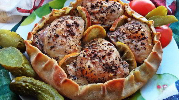 Рецепт Курочки, запеченной в съедобной тарелке