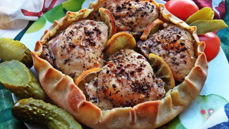 Рецепт курочки, запеченной в съедобной тарелке
