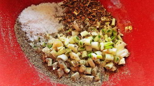 курочка, запеченная в съедобной тарелке