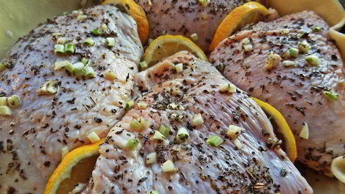 курочка, запеченная в съедобной тарелке