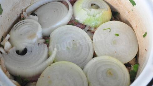 мясо баранины на костре