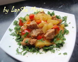 Мясо запеченное с овощами в рукаве