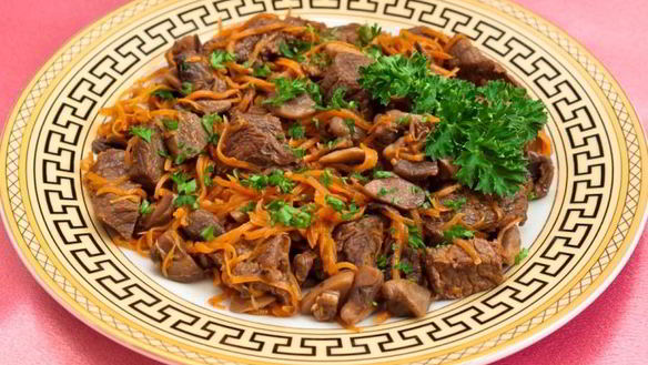 Рецепт Мяса, жаренного с грибами и морковью