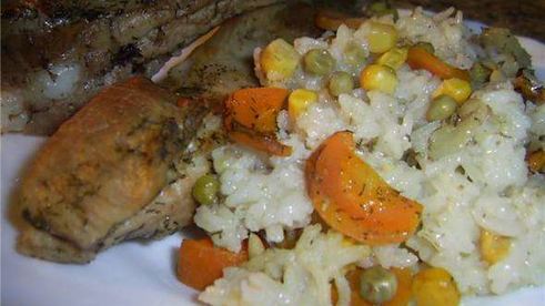 свинина с рисом и кукурузой