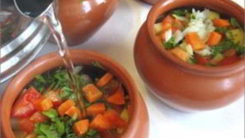 свинина тушеная в горшочке