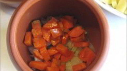 свинина тушеная в горшочке