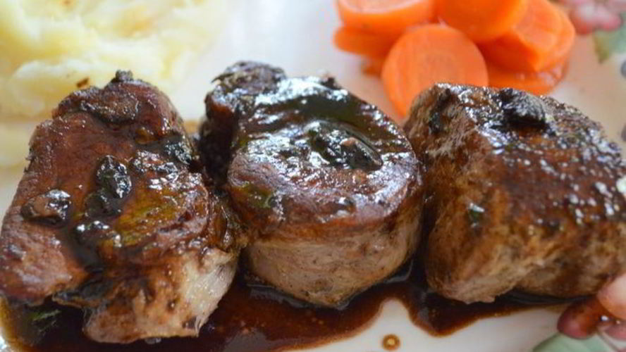 Рецепт свинины в бальзамическом соусе с розмарином