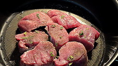 свинина в бальзамическом соусе с розмарином