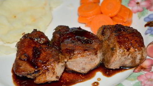 свинина в бальзамическом соусе с розмарином