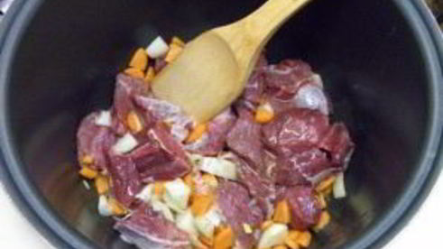 тушеная говядина с черносливом