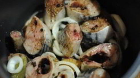 тушенка из рыбы в мультиварке