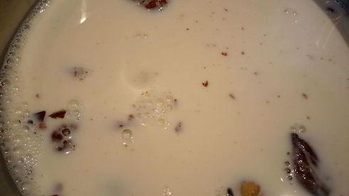 утиная грудка c гранатом, яблоками и каштановым пюре