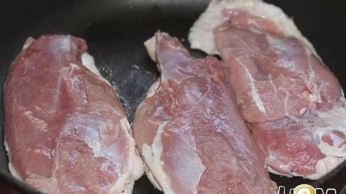 утиная грудка под винным соусом