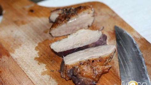 утиная грудка под винным соусом