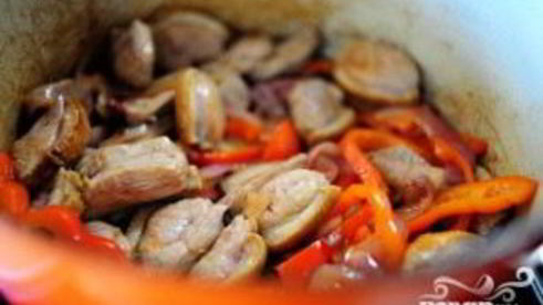 утка по-тайски с карри и овощами